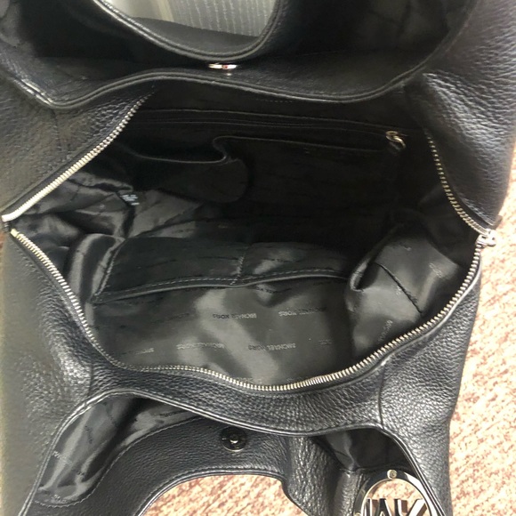 Micheal Kors shoulder bag!  Like new... - Picture 3 of 3